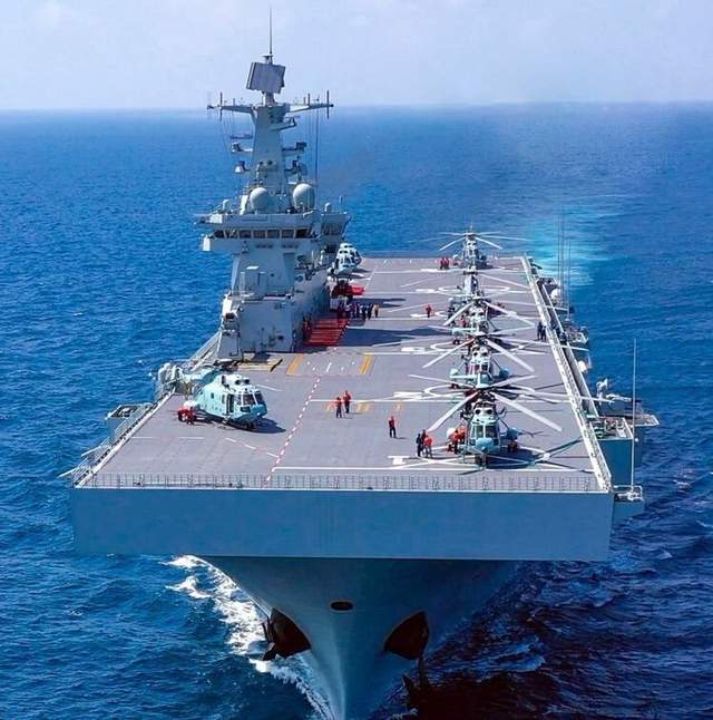 中国海军新里程碑，075型两栖攻击舰四号舰命名仪式隆重举行，中国海军新里程碑，075型两栖攻击舰四号舰命名仪式盛大举行