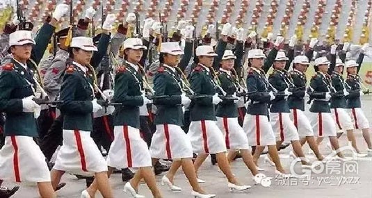 美丽的中国女兵图片，展现力量与柔美的完美结合，中国女兵图片，力量与柔美的完美展现
