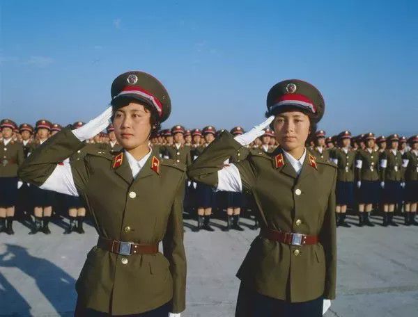 纪念84年女兵方阵，巾帼英雄的荣耀时刻，纪念巾帼英雄，回望84年女兵方阵的荣耀时刻