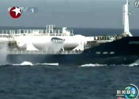 中国海军与索马里海盗，护航之路的挑战与担当，中国海军护航索马里海域，挑战与担当之路