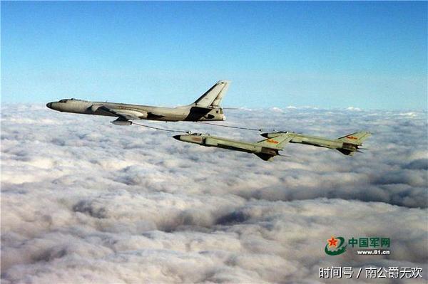 歼八空中加油胡勇，空中勇士的勇敢瞬间与辉煌历程，歼八空中加油胡勇，空中勇士的辉煌历程与勇敢瞬间