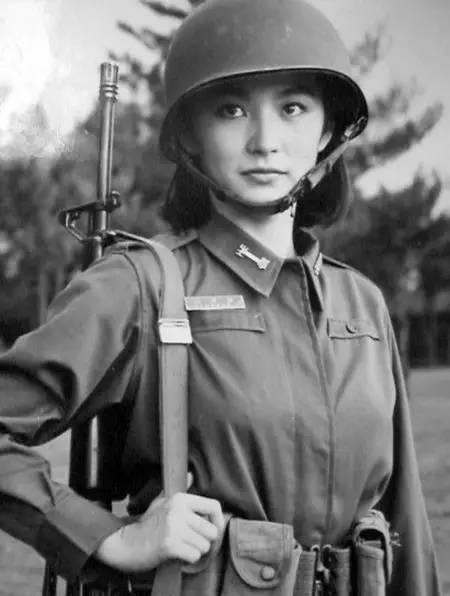 九十年代中国女兵照片，时代印记与女性力量的见证，九十年代女兵照片，时代印记中的女性力量风采