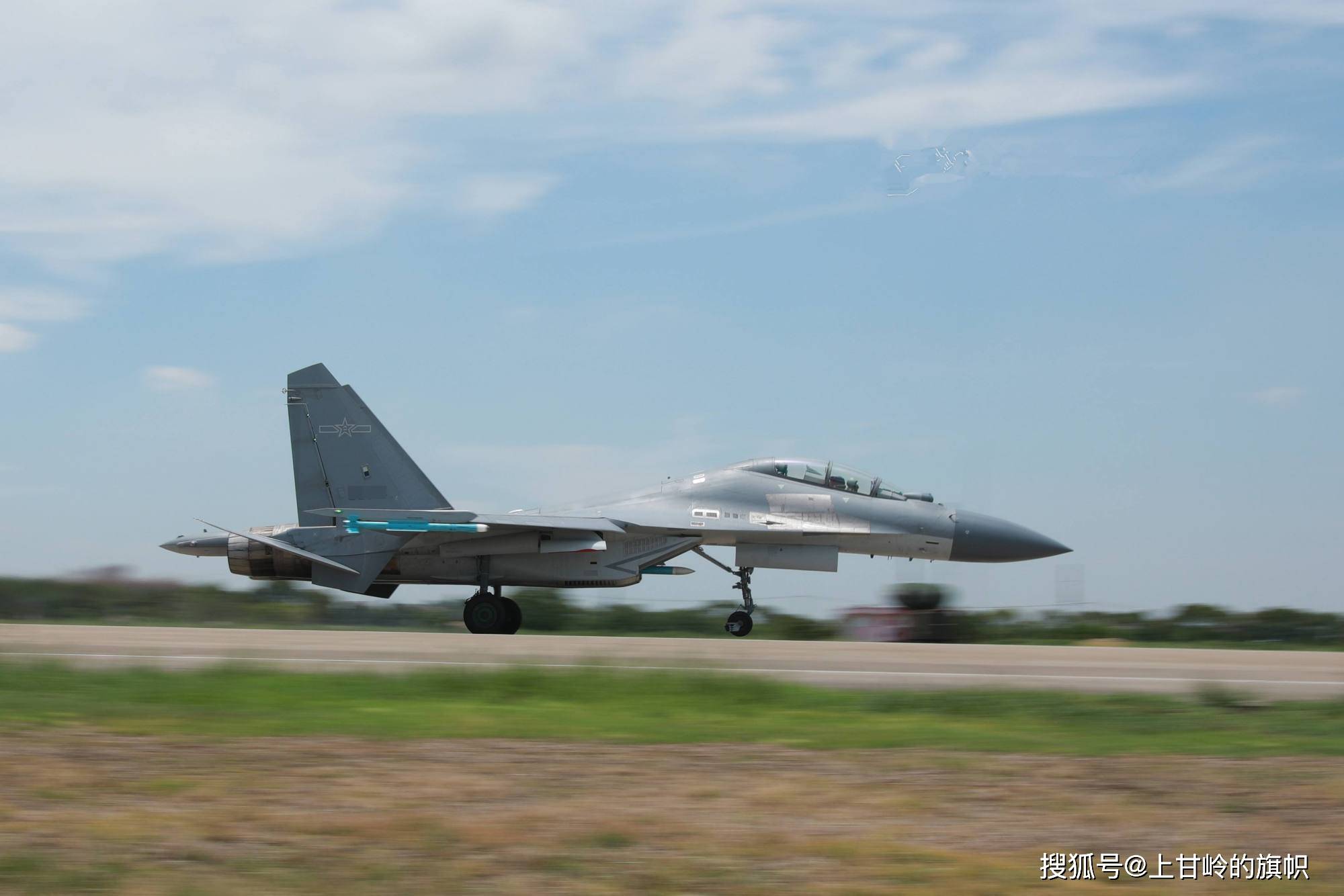 歼-16潜龙战斗机，空中力量的新纪元，歼-16潜龙战斗机，空中力量的新时代里程碑