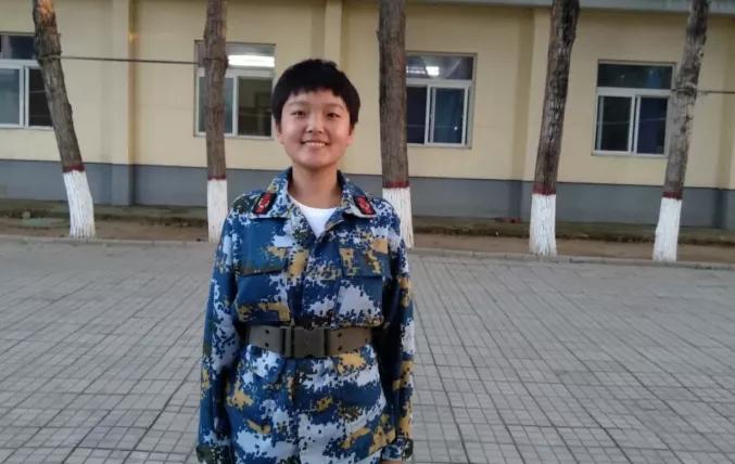 女兵短发式样，时尚与力量的完美结合，女兵短发时尚，力量与风采的完美结合