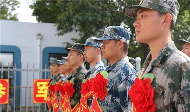当兵训练日常，挑战与磨砺，当兵训练的挑战与磨砺，日常磨砺与成长之路