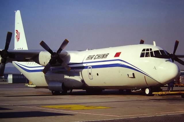 C130运输机货仓，空中物流的中坚力量，C130运输机货仓，空中物流核心力量