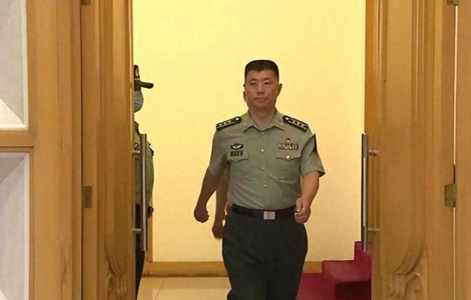 祁发宝司令的生平与贡献，一位铁血军人的成长历程，祁发宝司令，铁血军人的成长历程与生平贡献