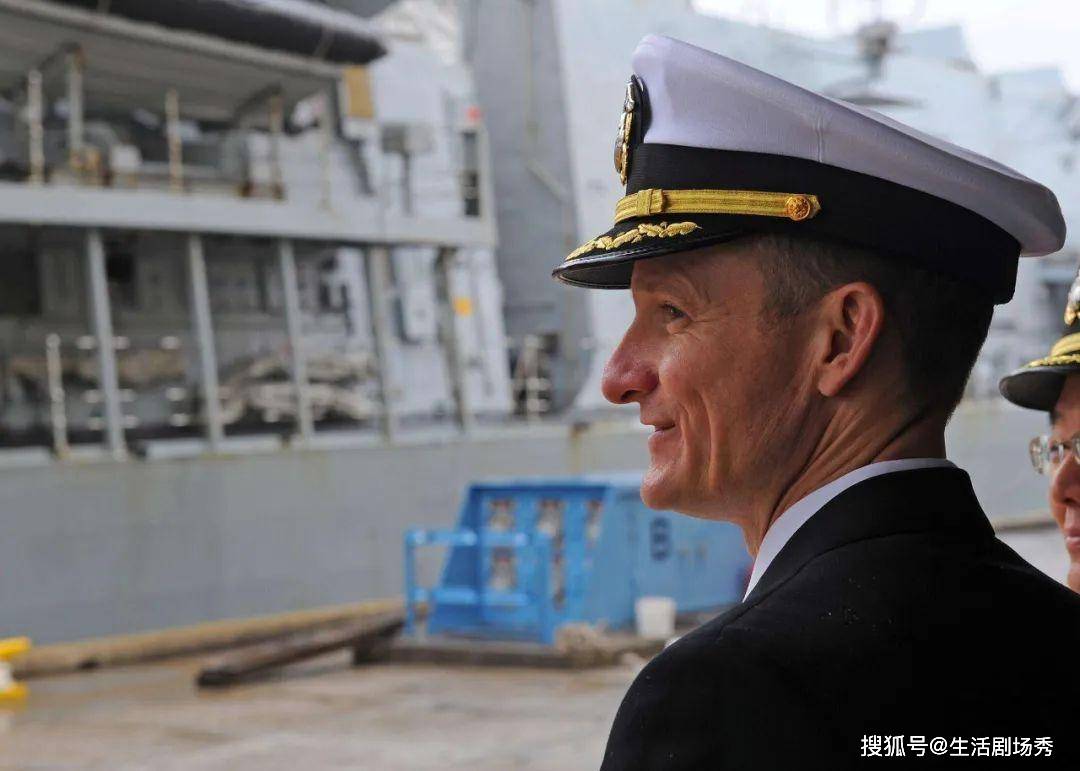 航母舰长与县长，两种角色的对比与解析，航母舰长与县长，角色对比与解析探究