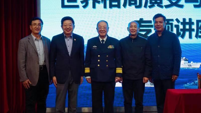 直播间现场直播军事，探索军事领域的真实面貌，直播间揭秘军事领域真相，现场直播探索军事真实面貌