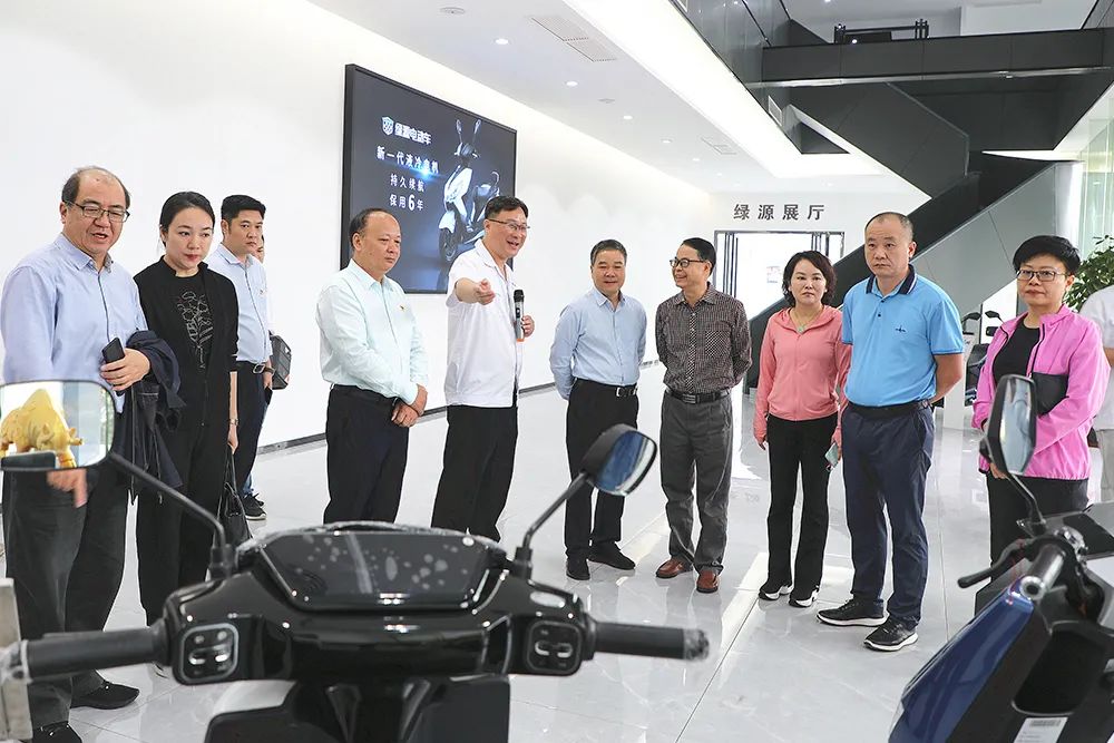 十四军政委朱汉宾，领导力与担当的杰出代表，十四军政委朱汉宾，领导力与担当的典范