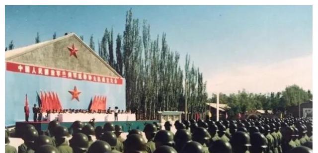 钟军长与二十一集团军，时代的荣光与担当，钟军长与二十一集团军，时代荣光与担当的见证者
