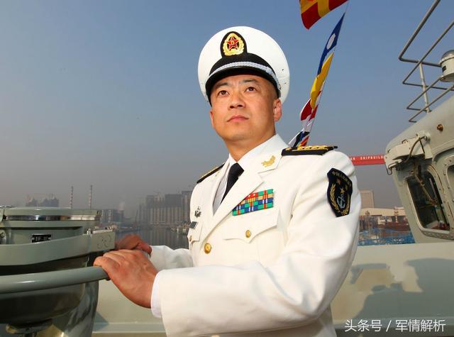 辽宁号航母舰长张政，领航新时代的海军英雄，辽宁号航母舰长张政，领航新时代的海军传奇人物