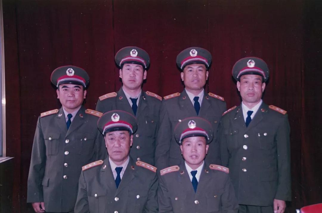 军龄工资涨到100元,重塑军人荣誉与待遇的积极举措,军龄工资涨至百元,重塑军人荣誉待遇的积极行动