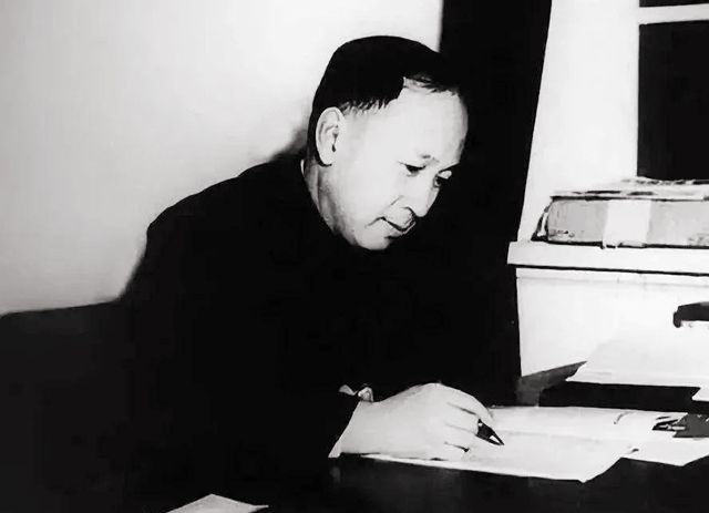 三军仪仗队抬棺英雄群像，荣耀与悲壮的交织，三军仪仗队抬棺英雄群像，荣耀与悲壮的交融颂歌