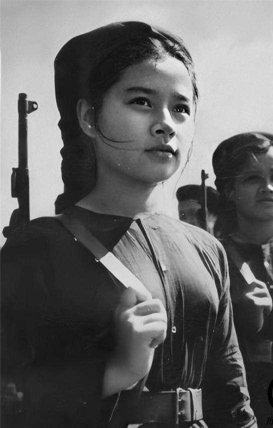 越南女兵与中国女兵，东西方军事力量的独特风采对比，越南女兵与中国女兵，东西方军事力量的独特风采对比分析