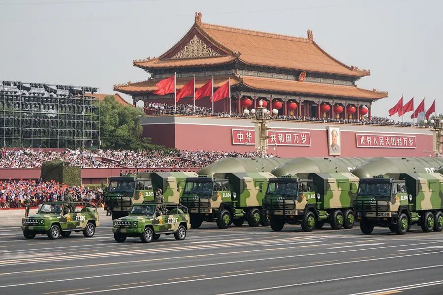 国庆70周年大阅兵火箭军方队，展现国防力量，彰显民族荣耀，国庆70周年大阅兵火箭军方队，国防力量与民族荣耀的辉煌展现