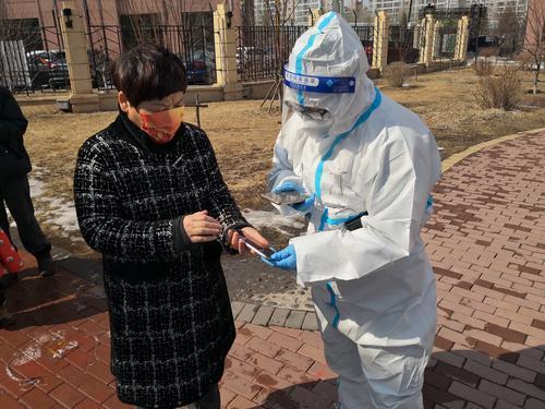 长春地铁，佩戴N95口罩，共筑安全出行防线，长春地铁，佩戴N95口罩，共筑安全出行屏障
