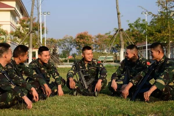 揭秘中国人民解放军陆军第XXX集团军特种兵大队的独特风采与使命担当，中国人民解放军陆军特种兵大队的独特风采与使命揭秘