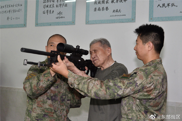 老兵新兵比枪法，传承与超越的精神力量，老兵新兵比枪法，传承与超越的精神力量对决