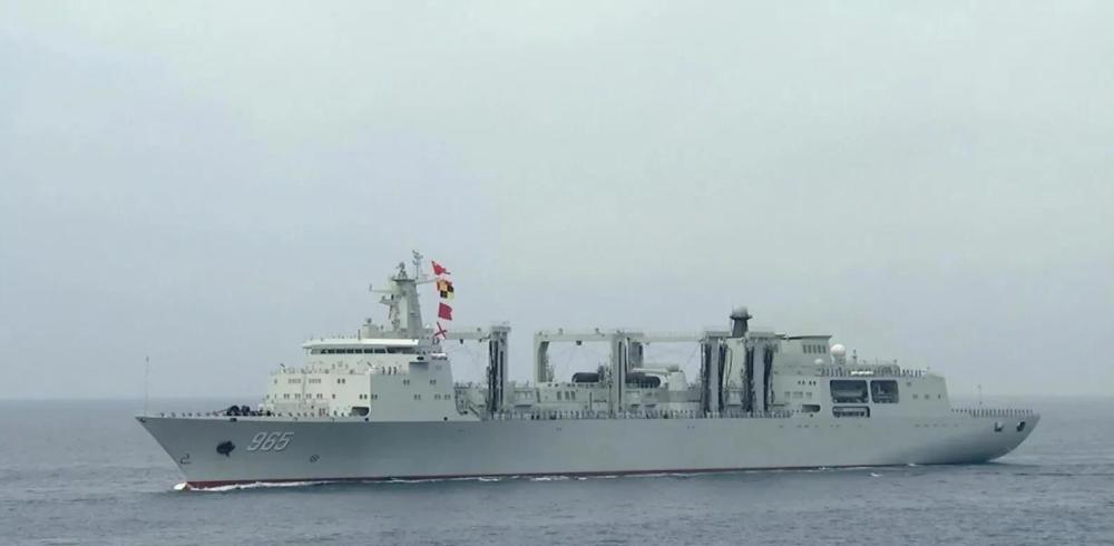 揭秘中国海军的巨无霸，883阳澄湖号综合补给舰，揭秘中国海军巨无霸，阳澄湖号综合补给舰的传奇之旅