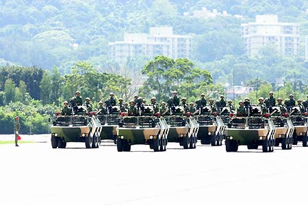 重温历史瞬间，2004年驻港部队阅兵训练视频，重温历史瞬间，驻港部队阅兵训练视频回顾（2004年）
