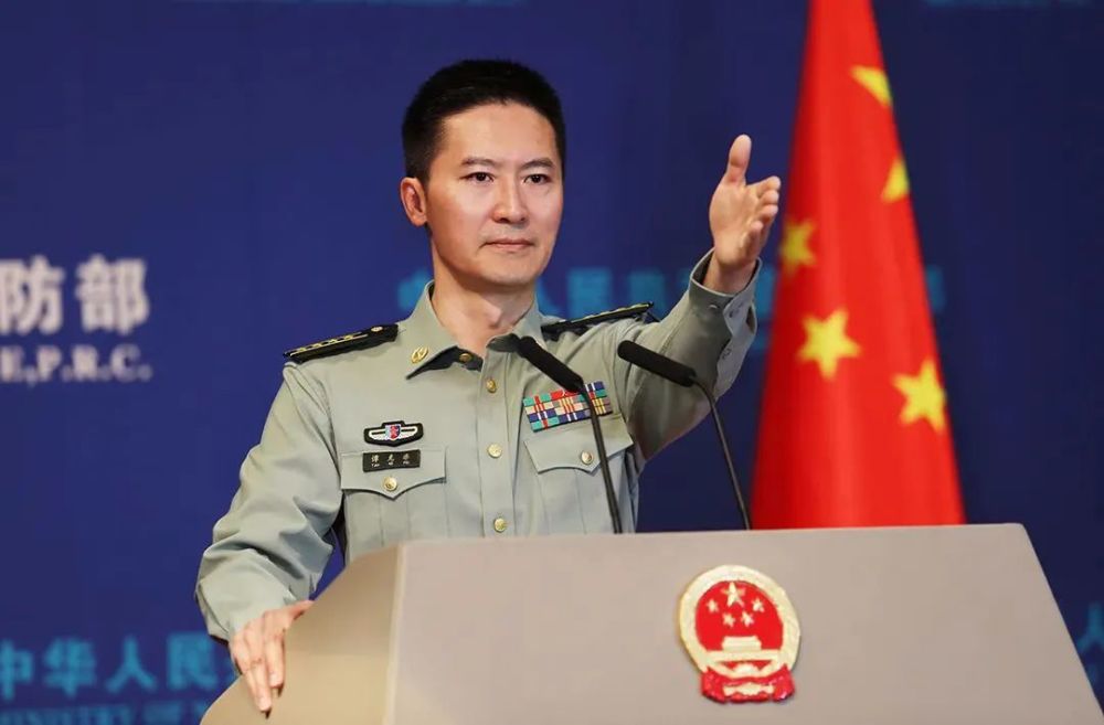 国防军事频道主持人纪懋雷，声音与使命的交响，国防军事频道主持人纪懋雷，声音与使命的交响乐章
