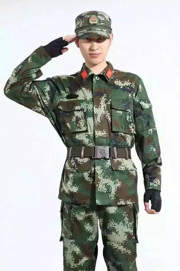 新式军装迷彩服，现代军事力量的象征与革新，现代军事力量的象征与革新，新式军装迷彩服揭秘