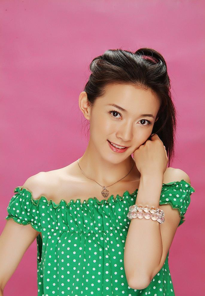 中国最漂亮女解放军图片，展现英勇与美丽的典范，中国解放军女战士英勇与美丽典范图片展示