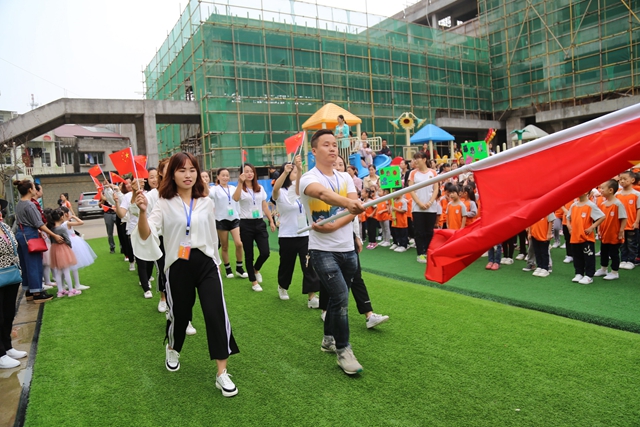大班国庆大阅兵教案，大班国庆大阅兵教学方案，庆典盛况的生动呈现