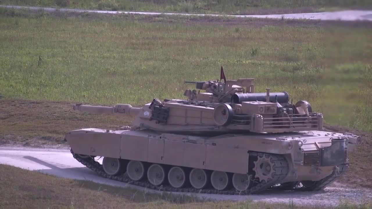 艾布拉姆斯M1A1，钢铁巨兽的传奇故事，艾布拉姆斯M1A1，钢铁巨兽的传奇之旅