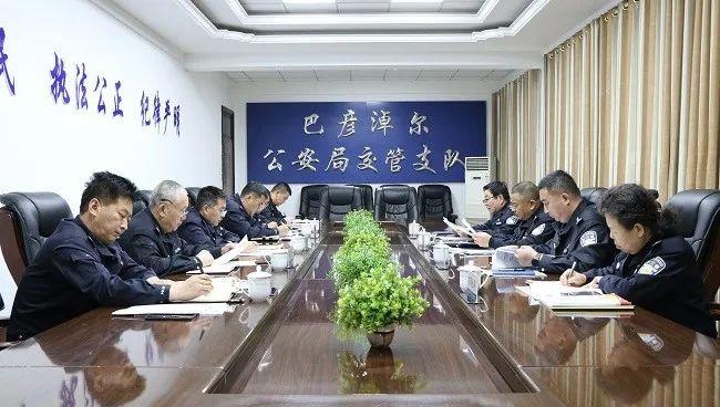 强10与强11，超越极限的力量展现，超越极限的力量，强10与强11的力量展现