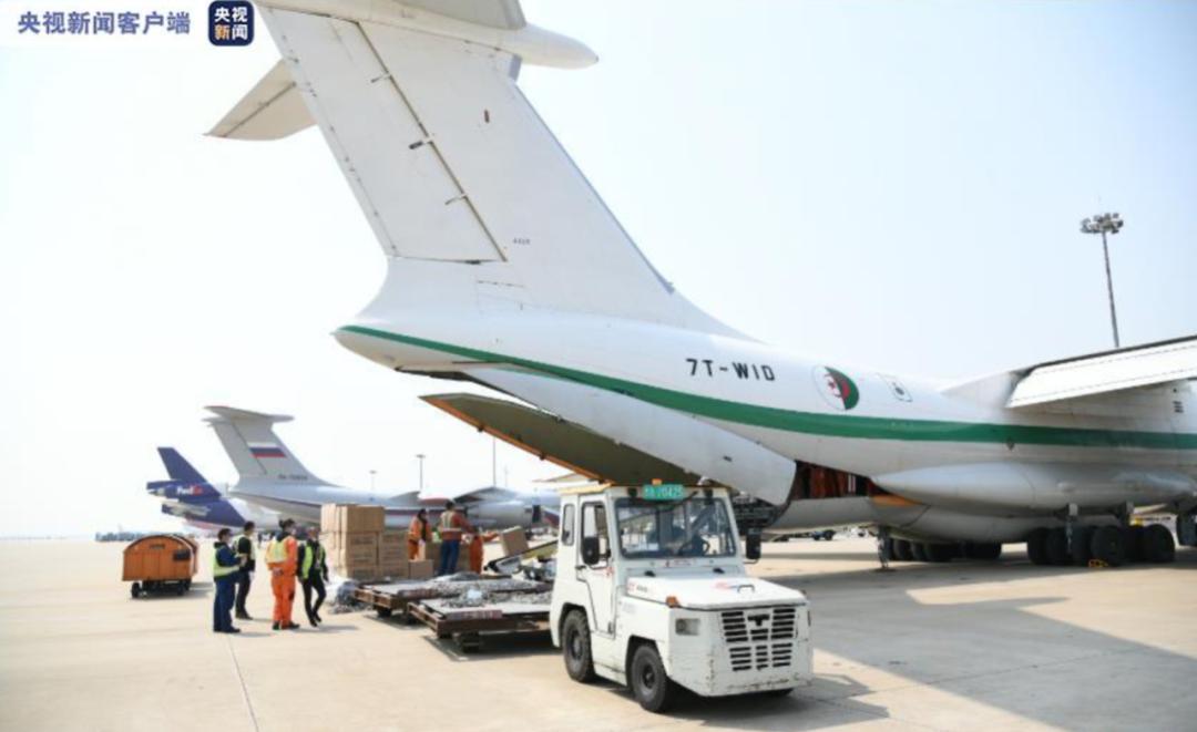 现在空军开什么飞机，中国空军现代化机队的壮丽之旅，中国空军现代化机队的壮丽之旅，揭秘现役战机飞行之旅