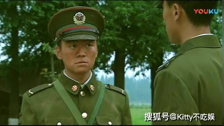 许三多穿的军装是哪式，探究中国军队制服演变史，中国军队制服演变史，许三多军装揭秘