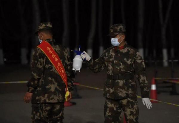 关于往届毕业生征兵规定的探讨，往届毕业生征兵规定探讨，政策解读与影响分析