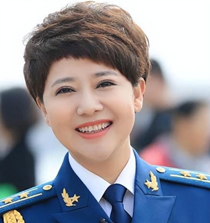 中央7台主持人丁丽的魅力与风采，中央7台主持人丁丽的魅力与风采展示