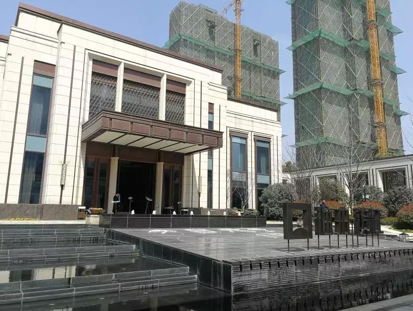 中国海军新里程碑，南京舰正式入列，开启新篇章，中国海军新里程碑，南京舰正式入列，开启全新篇章
