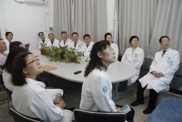 丁晓娟，时代之光下的杰出女性领导者，丁晓娟，时代之光引领下的杰出女性领导者