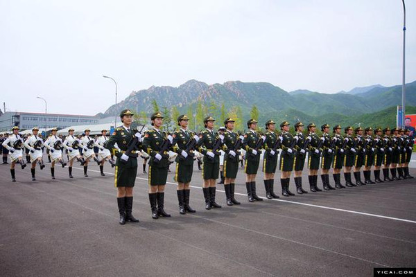 阅兵最漂亮的中国女兵图片，阅兵中的中国女兵风采展示图片