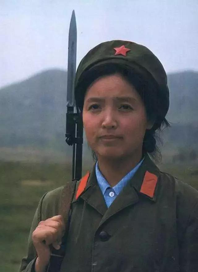 女兵87式军装图片，展现新时代女性的风采与力量，女兵87式军装风采，展现新时代女性的力量与魅力
