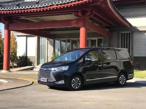 国产小型直升机价格及其市场影响，国产小型直升机价格及其市场影响力探究