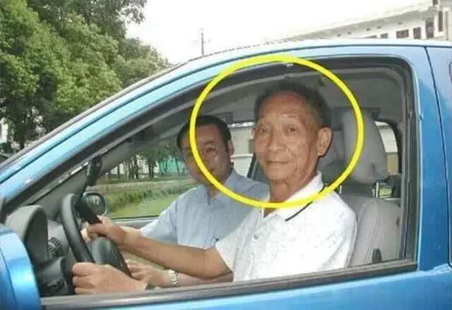 我见到了母亲的那辆虎式越野车，母亲的虎式越野车，回忆与情感的交织