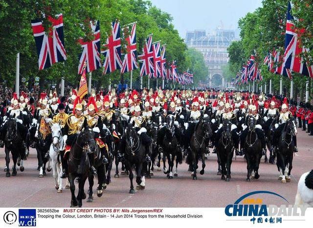 阅兵仪式各国对比，传统与现代，庄重与活力，阅兵仪式，传统与现代的碰撞，庄重与活力的展现