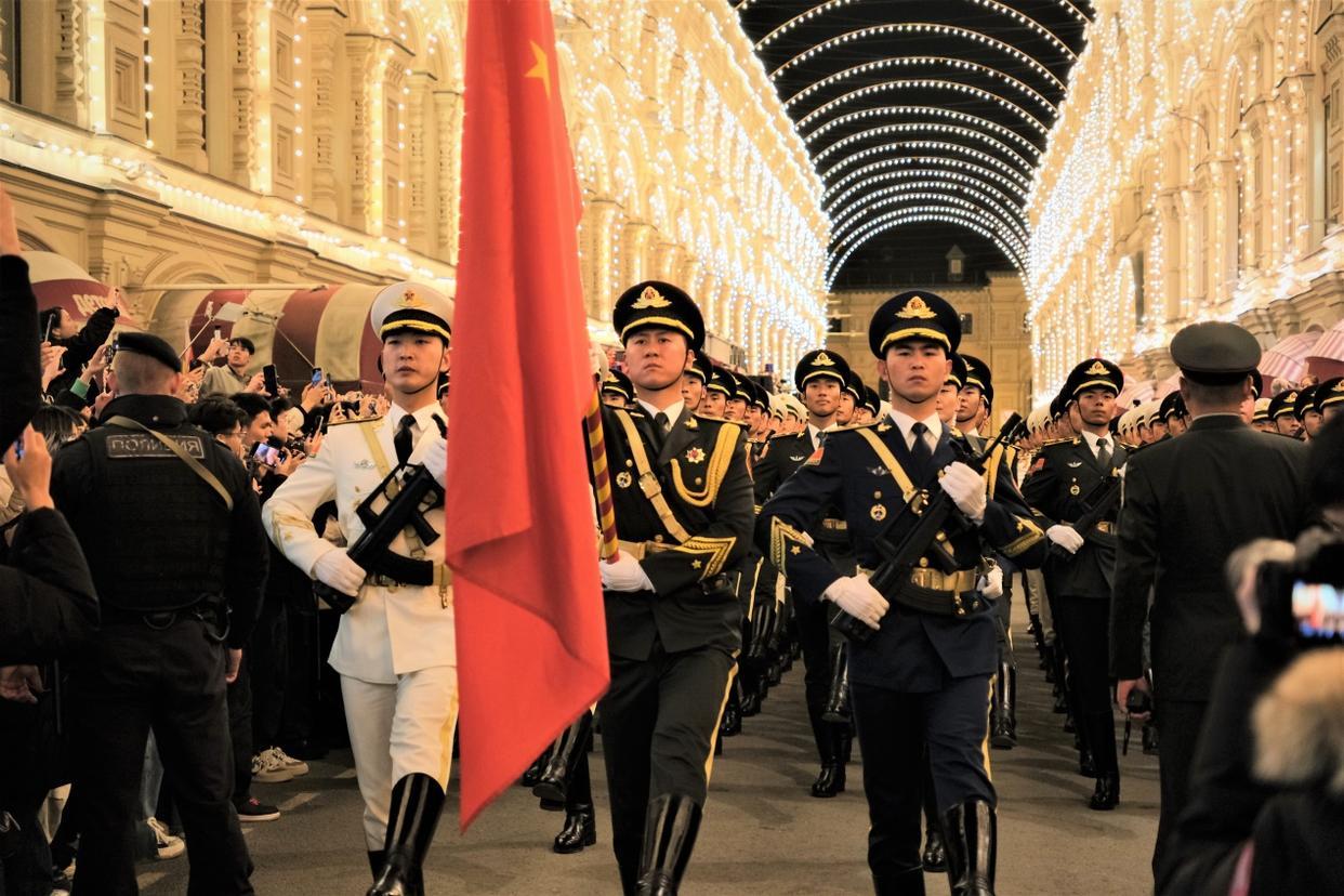 俄罗斯国庆庆典上的中国仪仗队，跨越国界的友谊与荣耀，俄罗斯国庆庆典上的中国仪仗队，跨越国界的友谊与荣耀日
