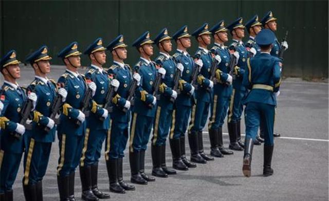阅兵方阵平均身高，展现国家力量与荣耀的身高数据，阅兵方阵平均身高，展现国家力量与荣耀的身高标准