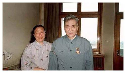 邓稼先与夫人，伟大的科学家背后的温情力量，邓稼先与夫人，科学家背后的温情力量支持