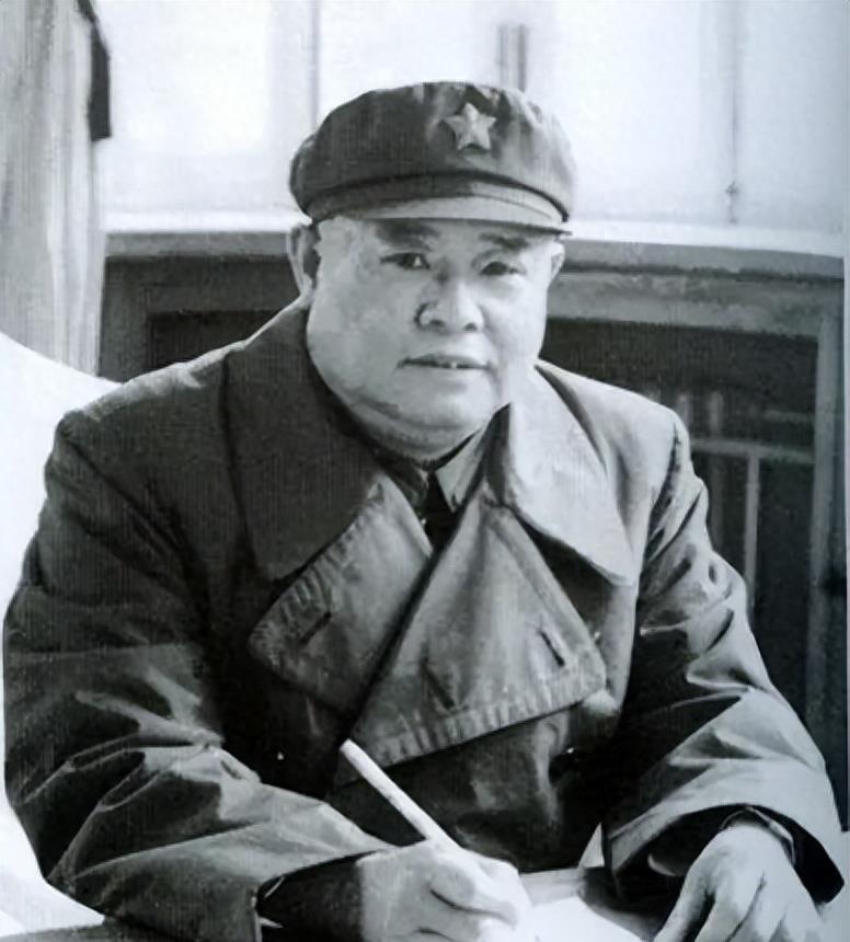 部队长与军长的区别，职责、权力与地位的差异探讨，部队长与军长，职责、权力与地位的差异深度探讨