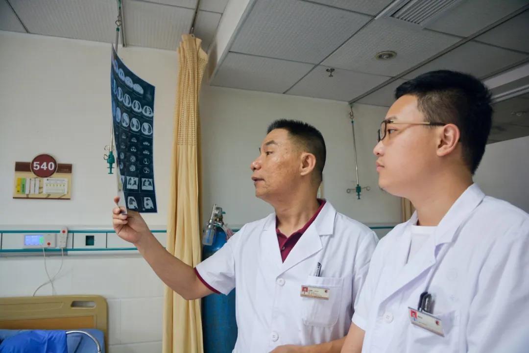 泉州舰，中国海军新一代055型驱逐舰的骄傲，中国海军新一代骄傲，泉州舰，055型驱逐舰的典范