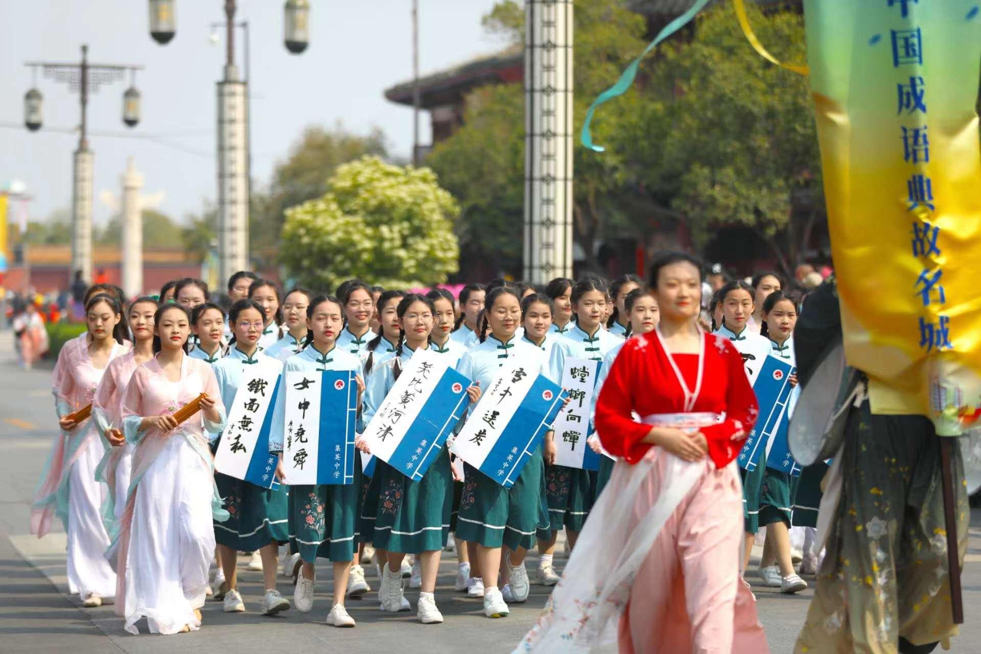 红旗朱雀新款2023款，豪华与科技的完美结合及其价格与图片概览，红旗朱雀新款2023款，豪华与科技融合，价格与图片一览
