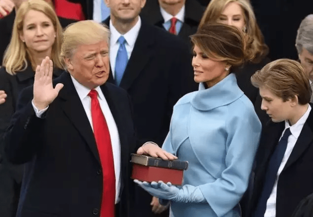 美国大事件回顾，2017年发生了什么？，美国大事件回顾，揭秘2017年发生的历史瞬间
