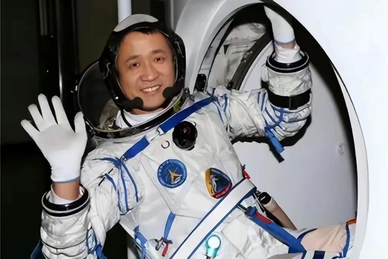 八一勋章退休待遇，荣誉与待遇并重，彰显尊崇与尊重，八一勋章获得者退休待遇，荣誉与尊崇并重，彰显尊重与礼遇
